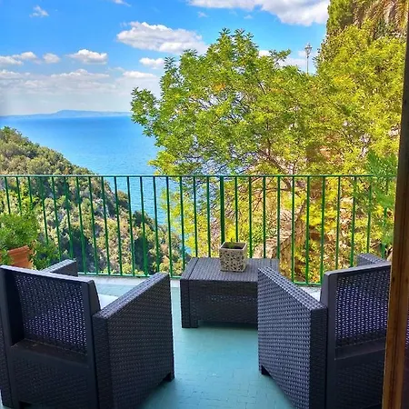 Desiree Otel Sorrento