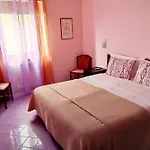 Desiree Hotel 2*