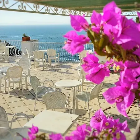 Hotel Desiree